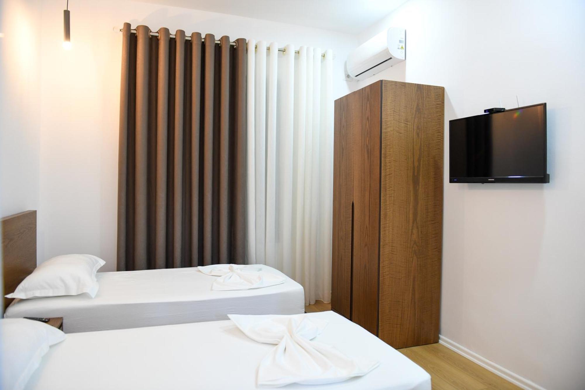 Guest House Cela City Centre Berat Exteriör bild