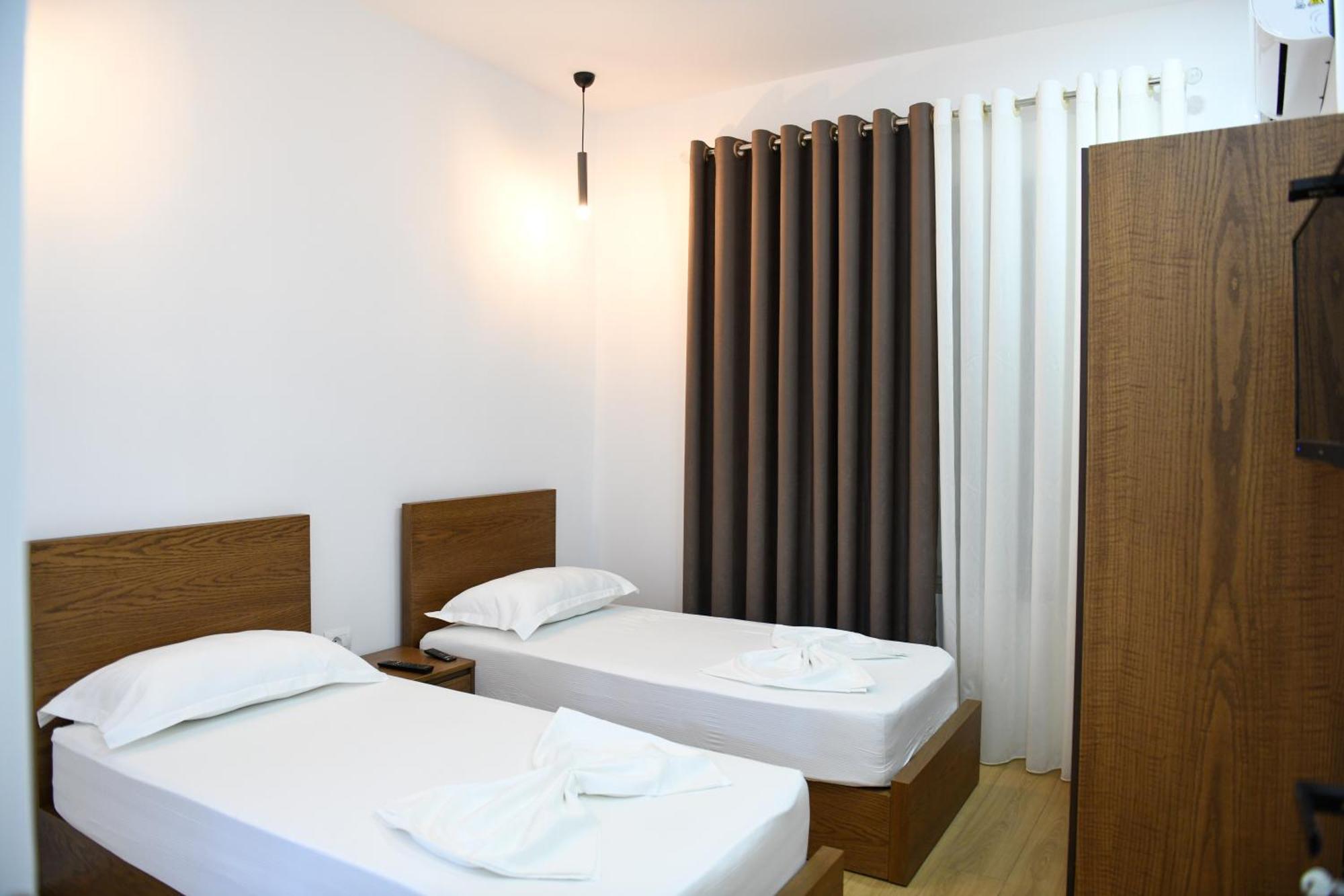 Guest House Cela City Centre Berat Exteriör bild