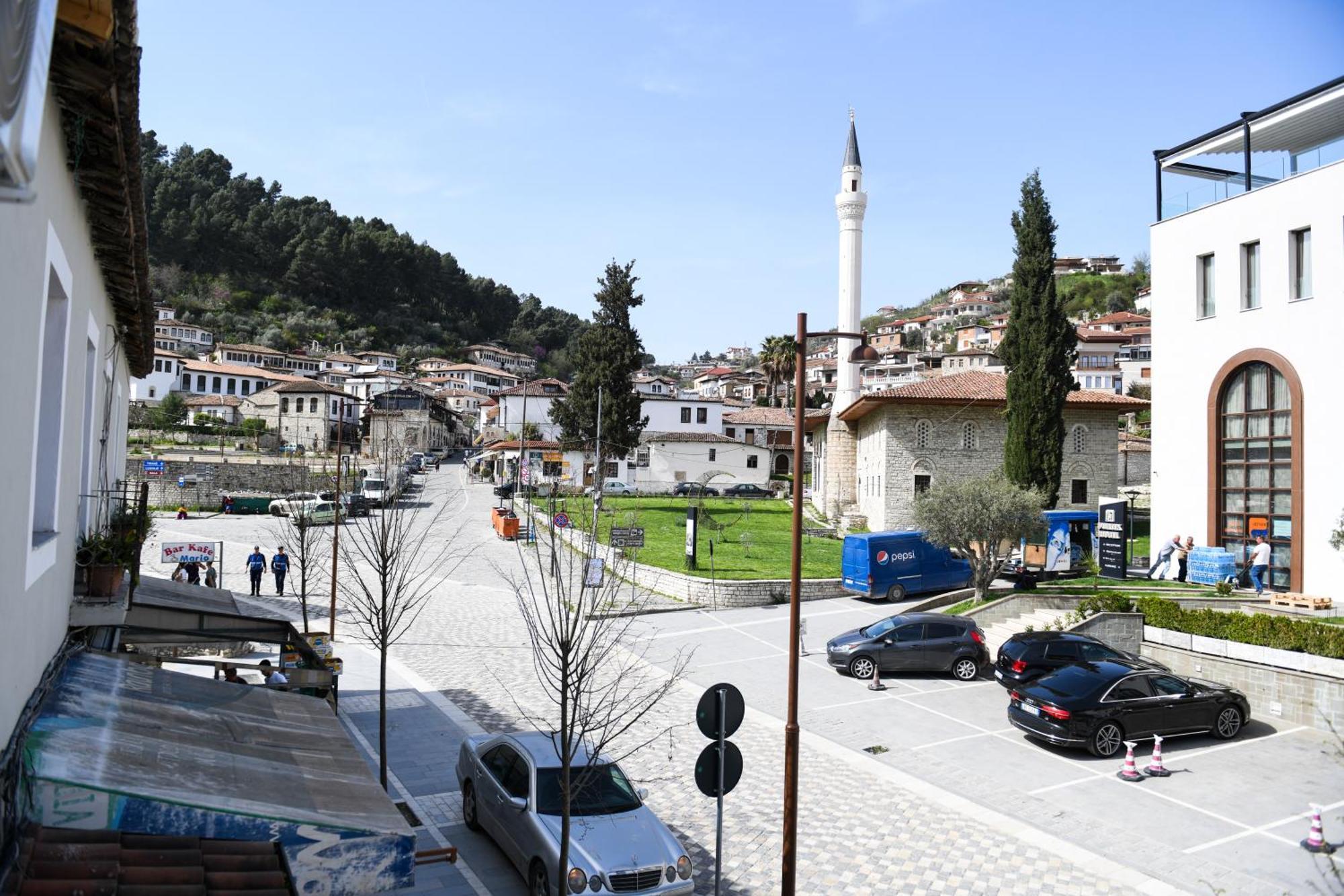 Guest House Cela City Centre Berat Exteriör bild