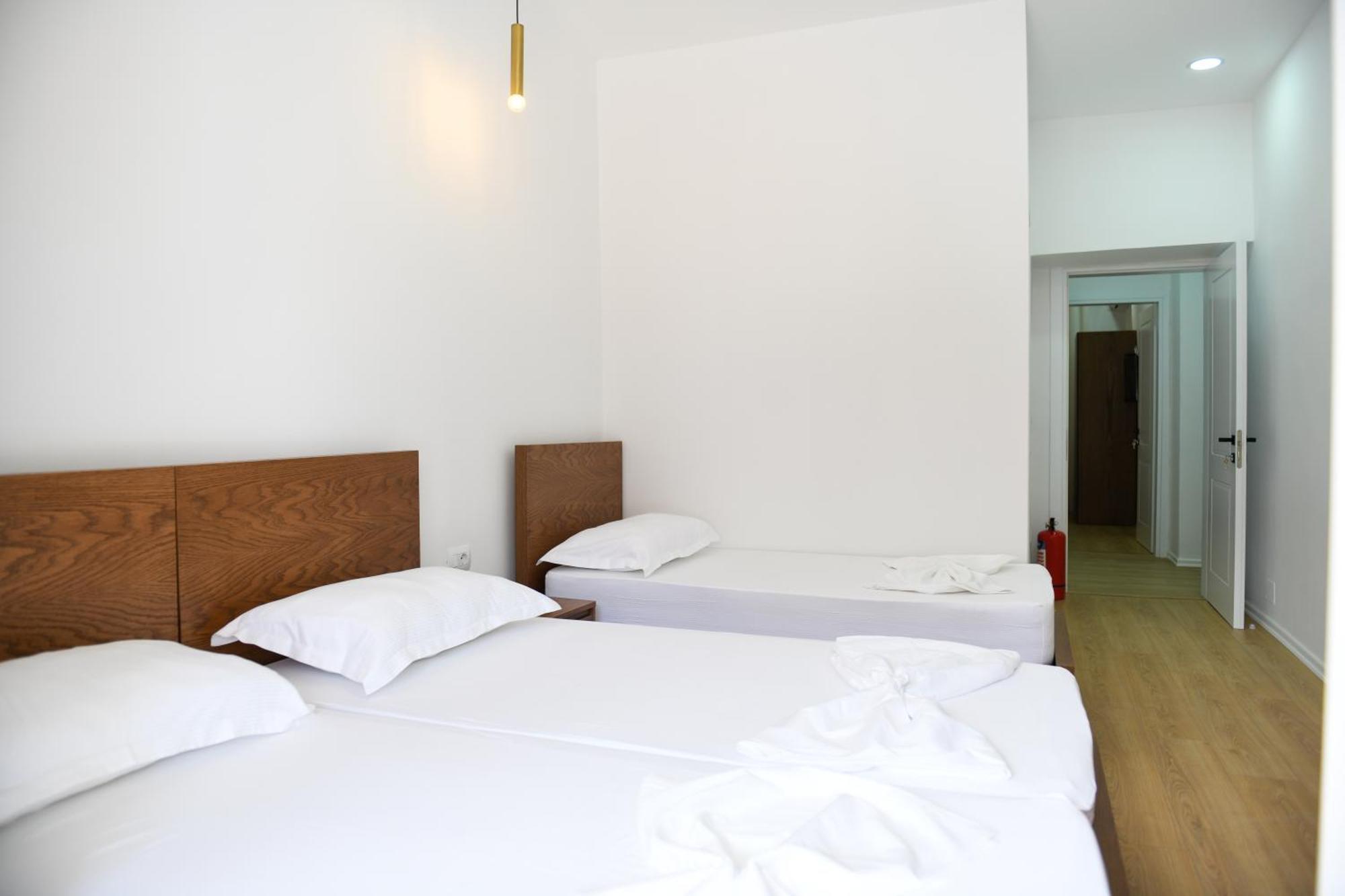 Guest House Cela City Centre Berat Exteriör bild
