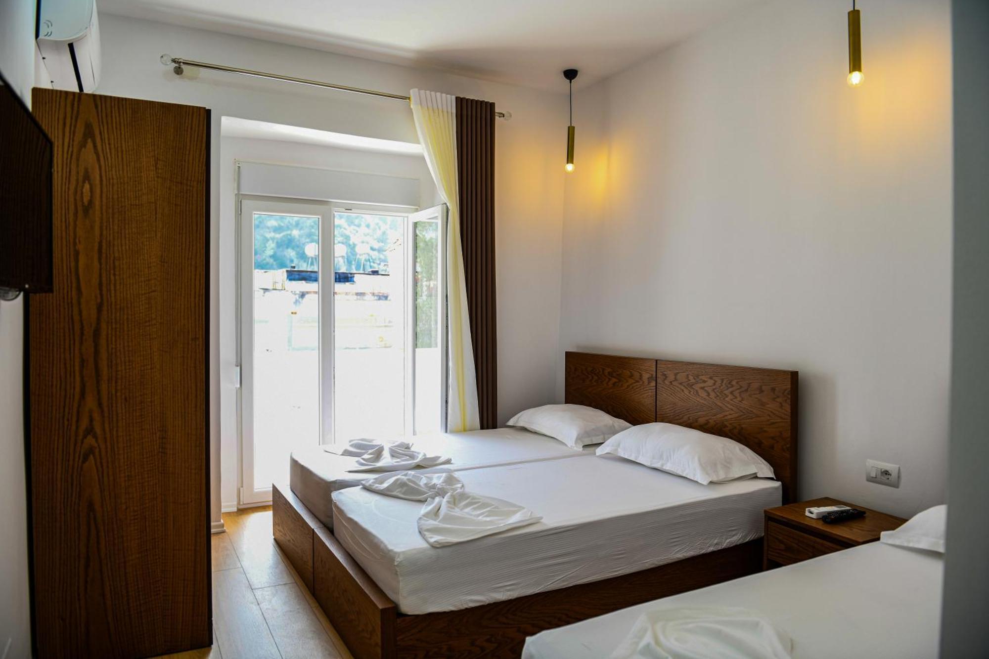 Guest House Cela City Centre Berat Exteriör bild