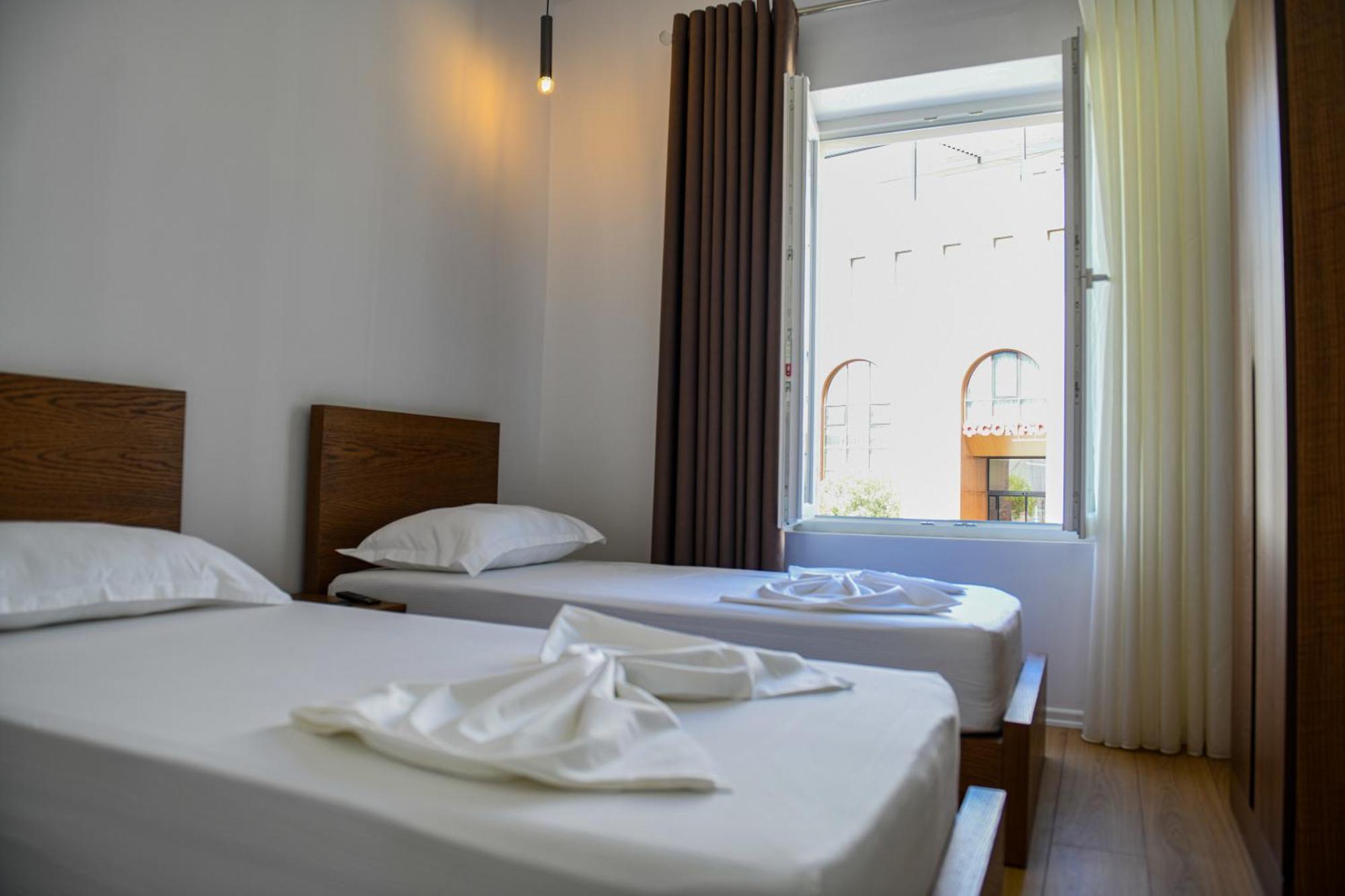 Guest House Cela City Centre Berat Exteriör bild